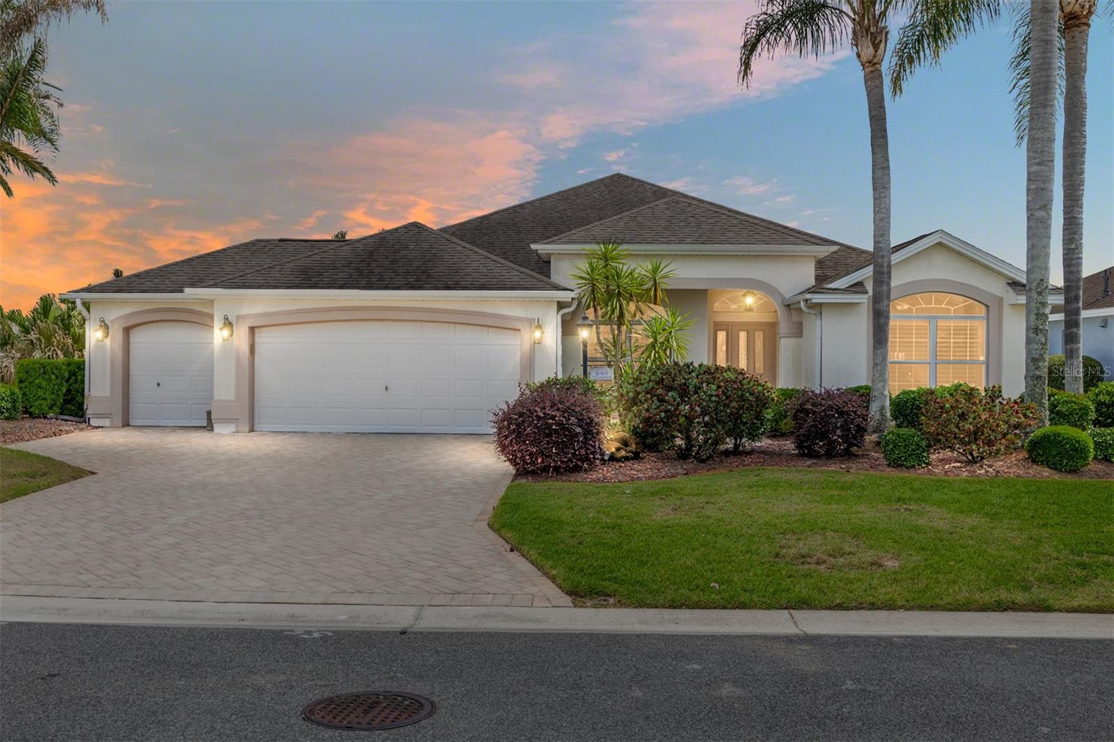 849 MAYBANK LOOP Property Photo 1