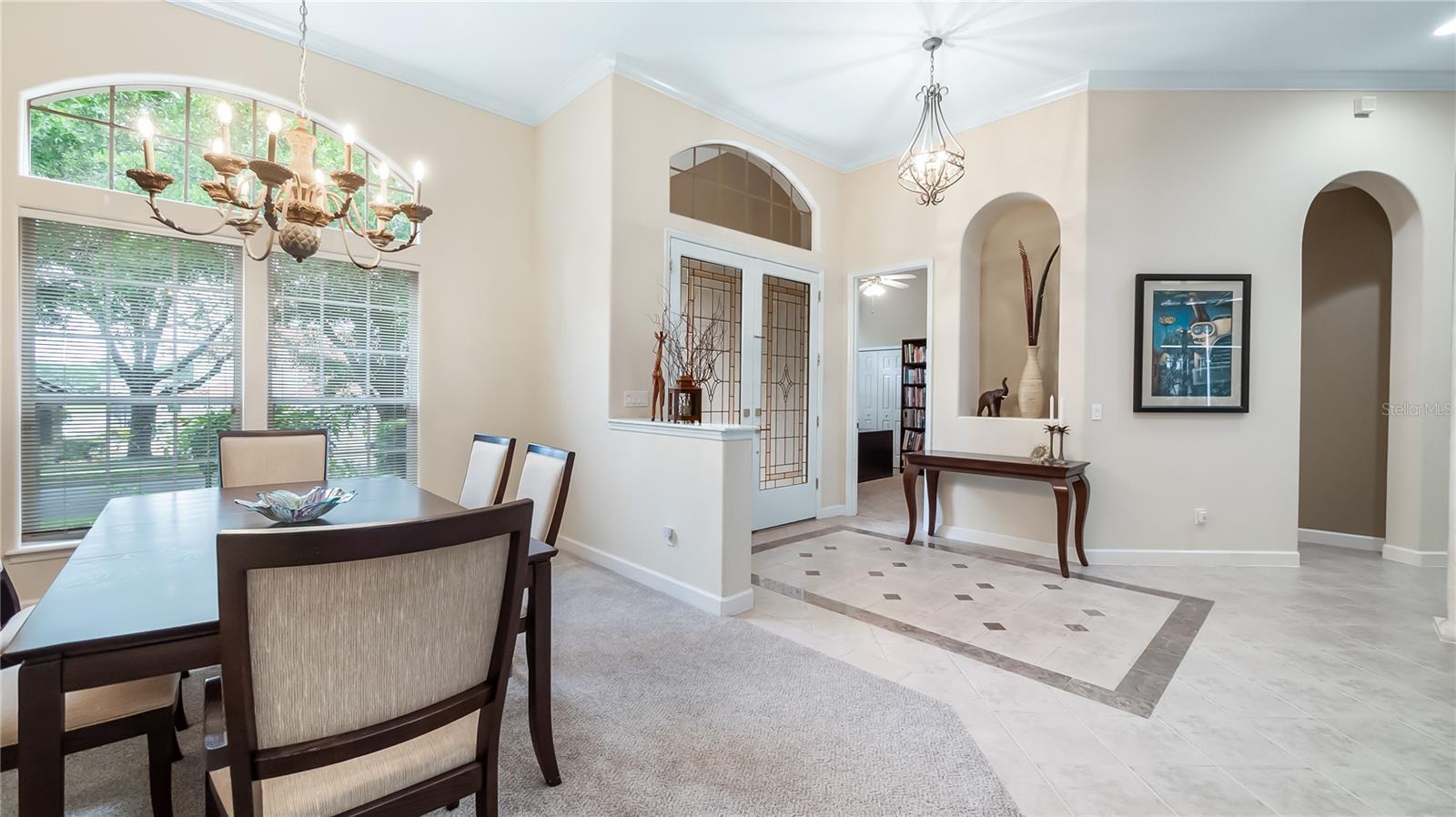 693 Stonefield Loop Property Photo 3