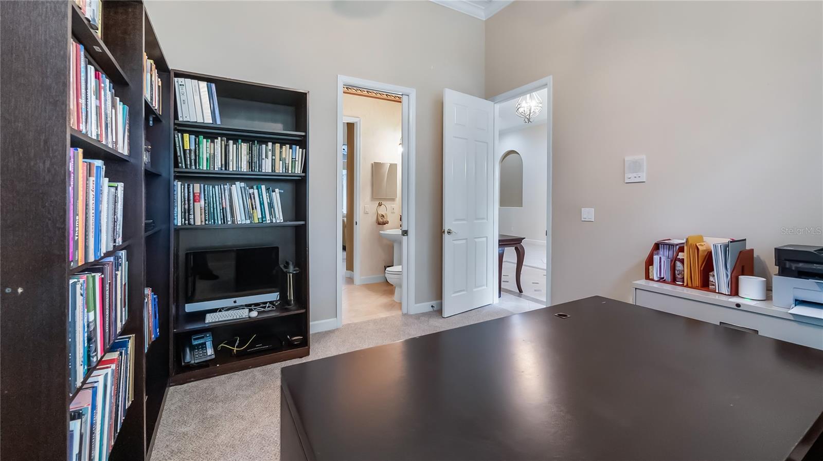 693 Stonefield Loop Property Photo 8