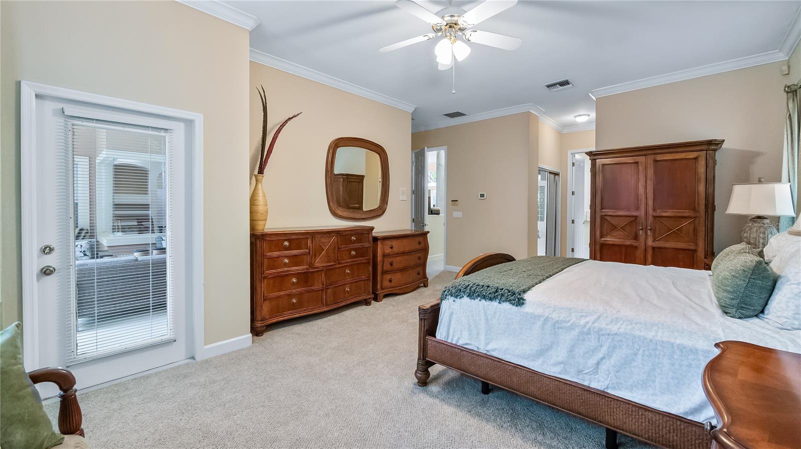 693 Stonefield Loop Property Photo 17