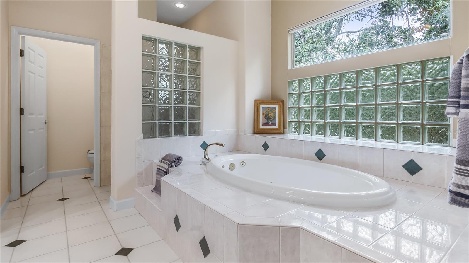 693 Stonefield Loop Property Photo 20