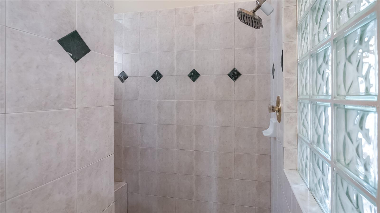 693 Stonefield Loop Property Photo 21