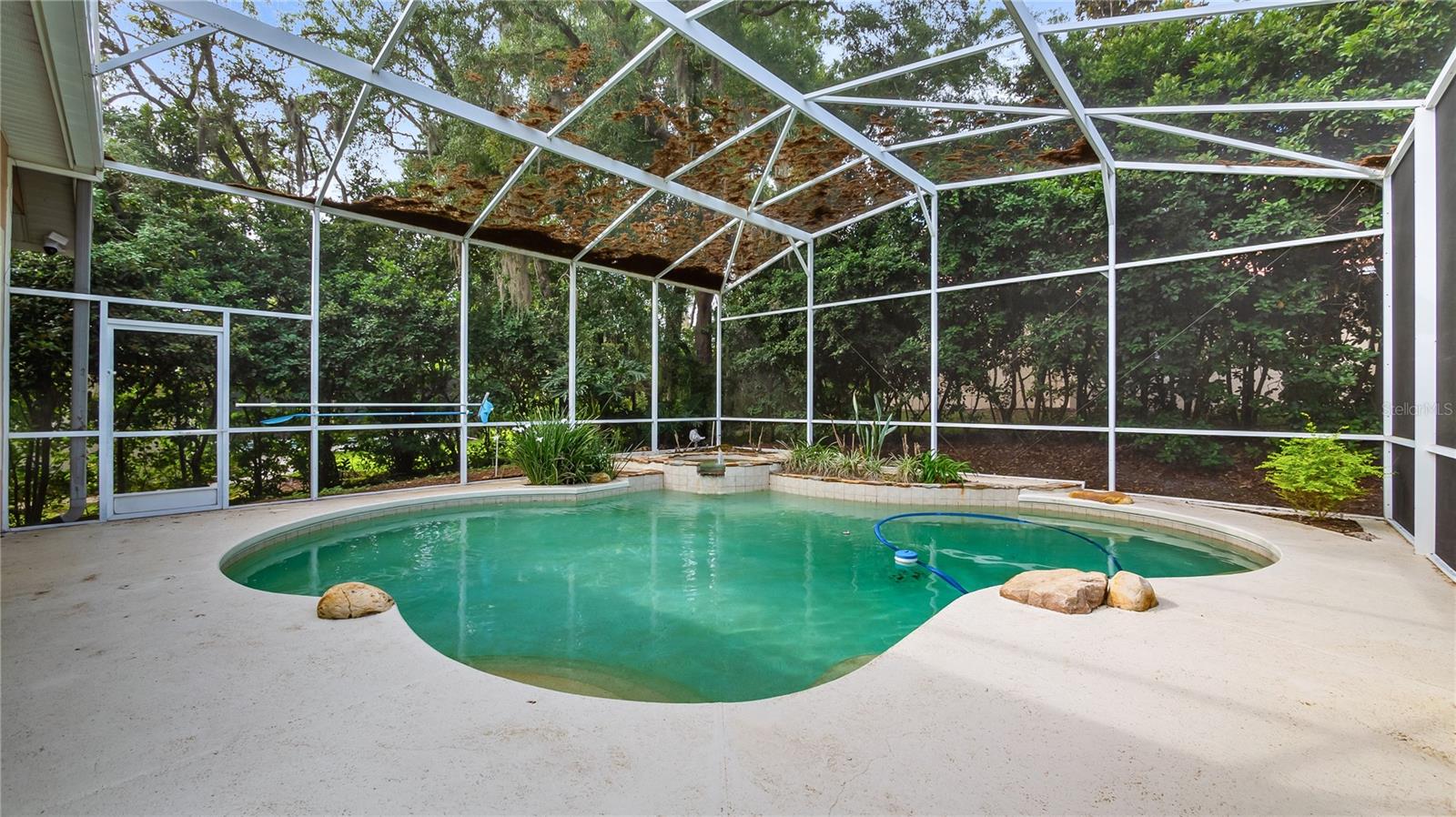 693 Stonefield Loop Property Photo 46