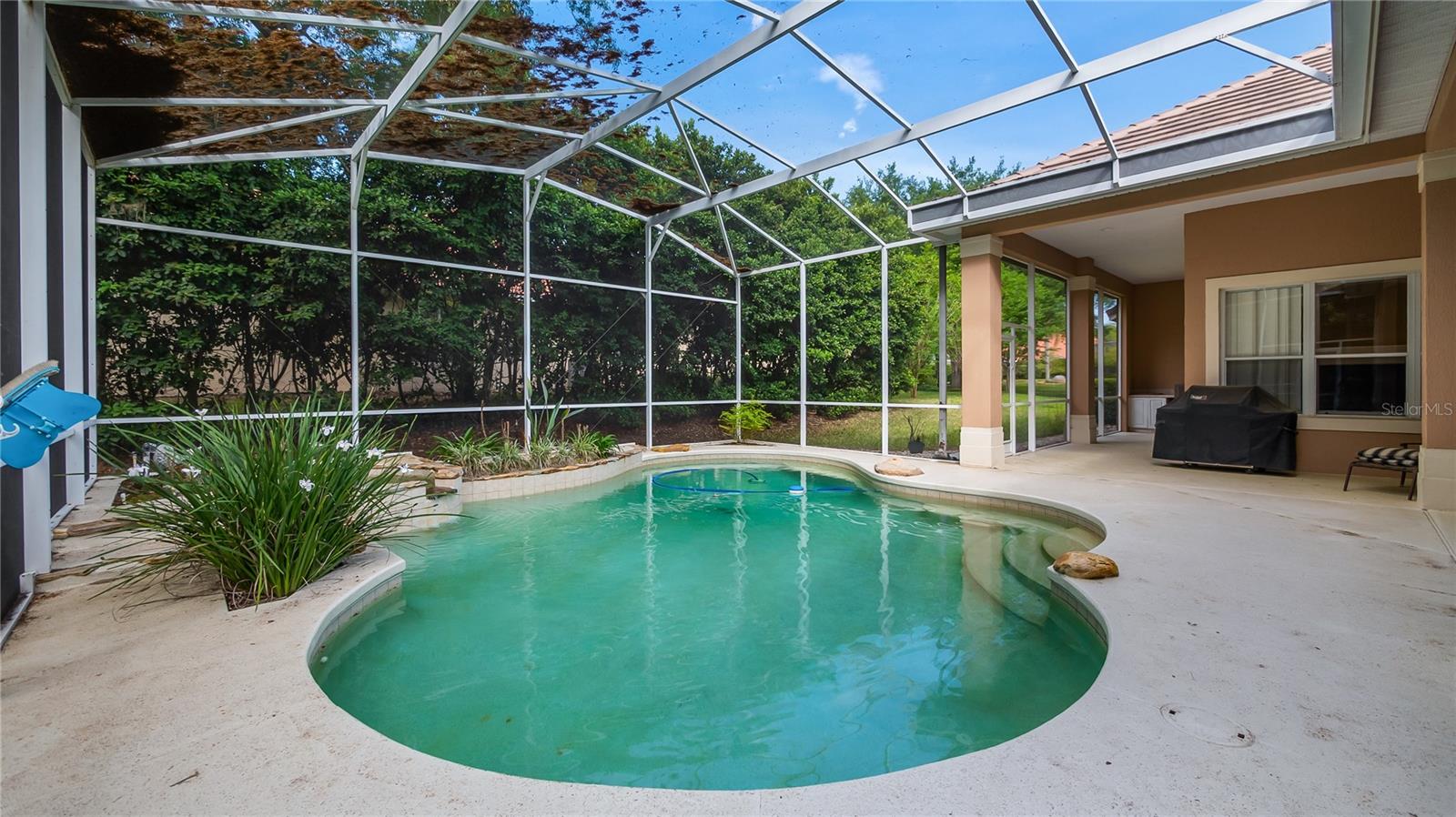 693 Stonefield Loop Property Photo 47