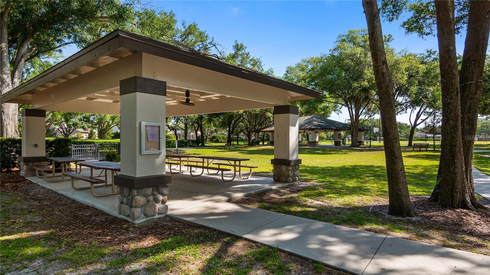 693 Stonefield Loop Property Photo 64