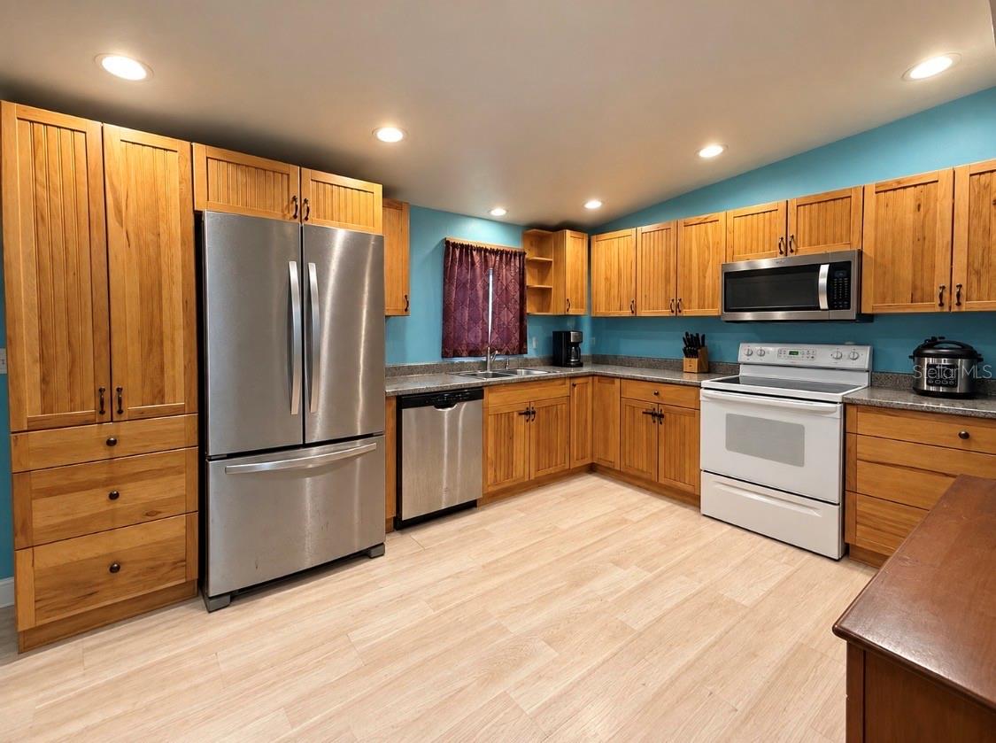 26106 Fishermans Rd Property Photo 4