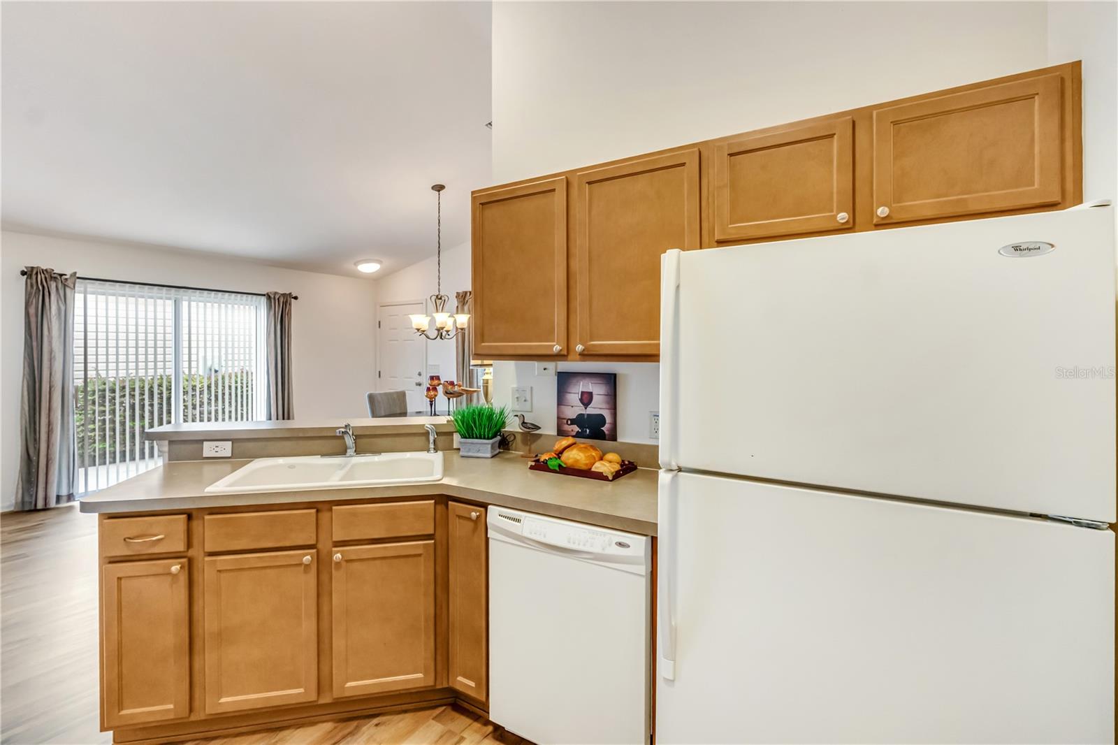 1806 Queensbury Ter Property Photo 9
