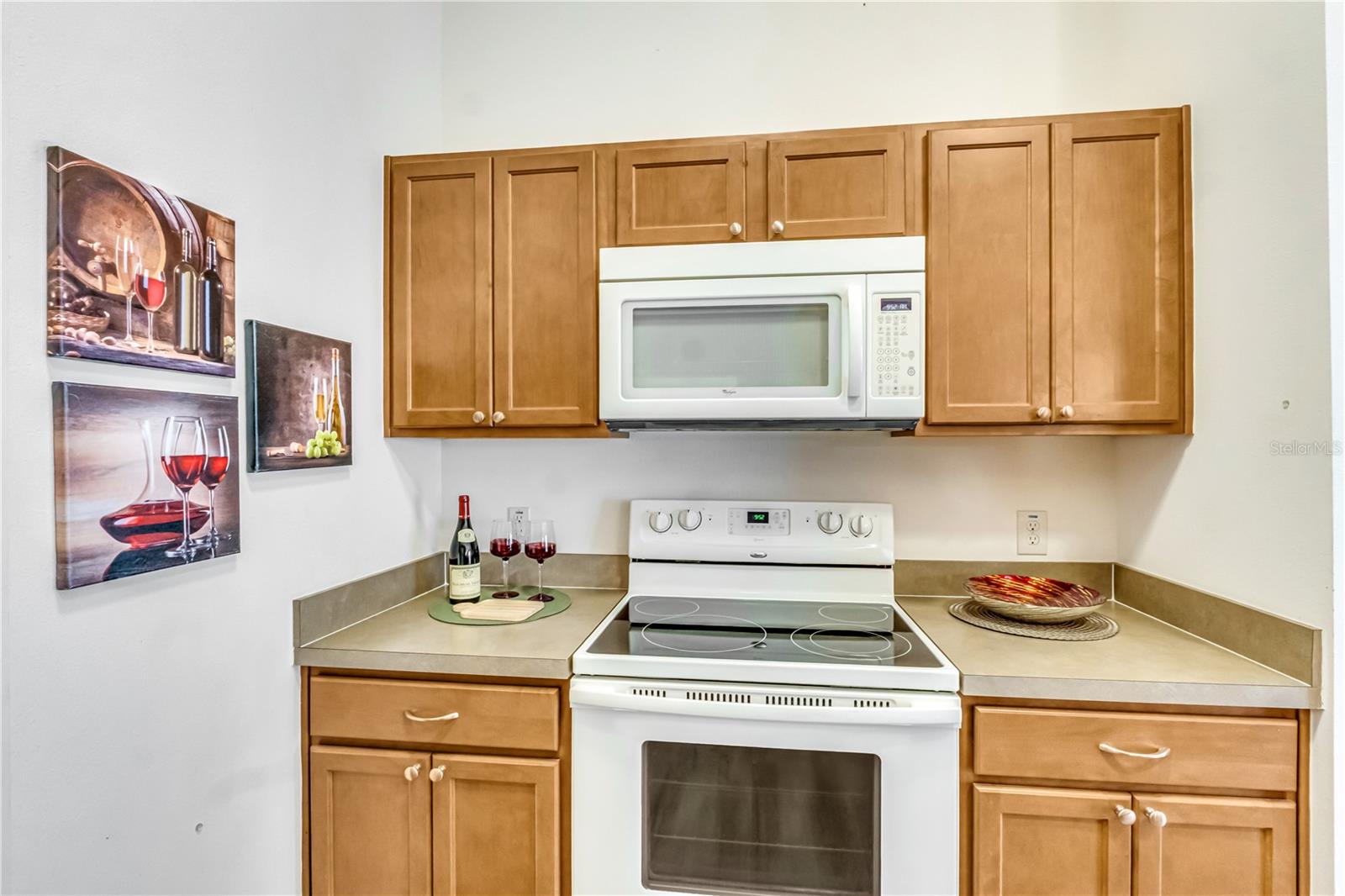 1806 Queensbury Ter Property Photo 10