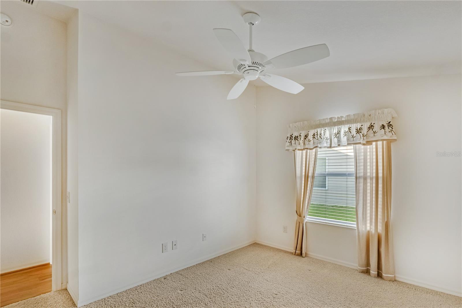1806 Queensbury Ter Property Photo 20