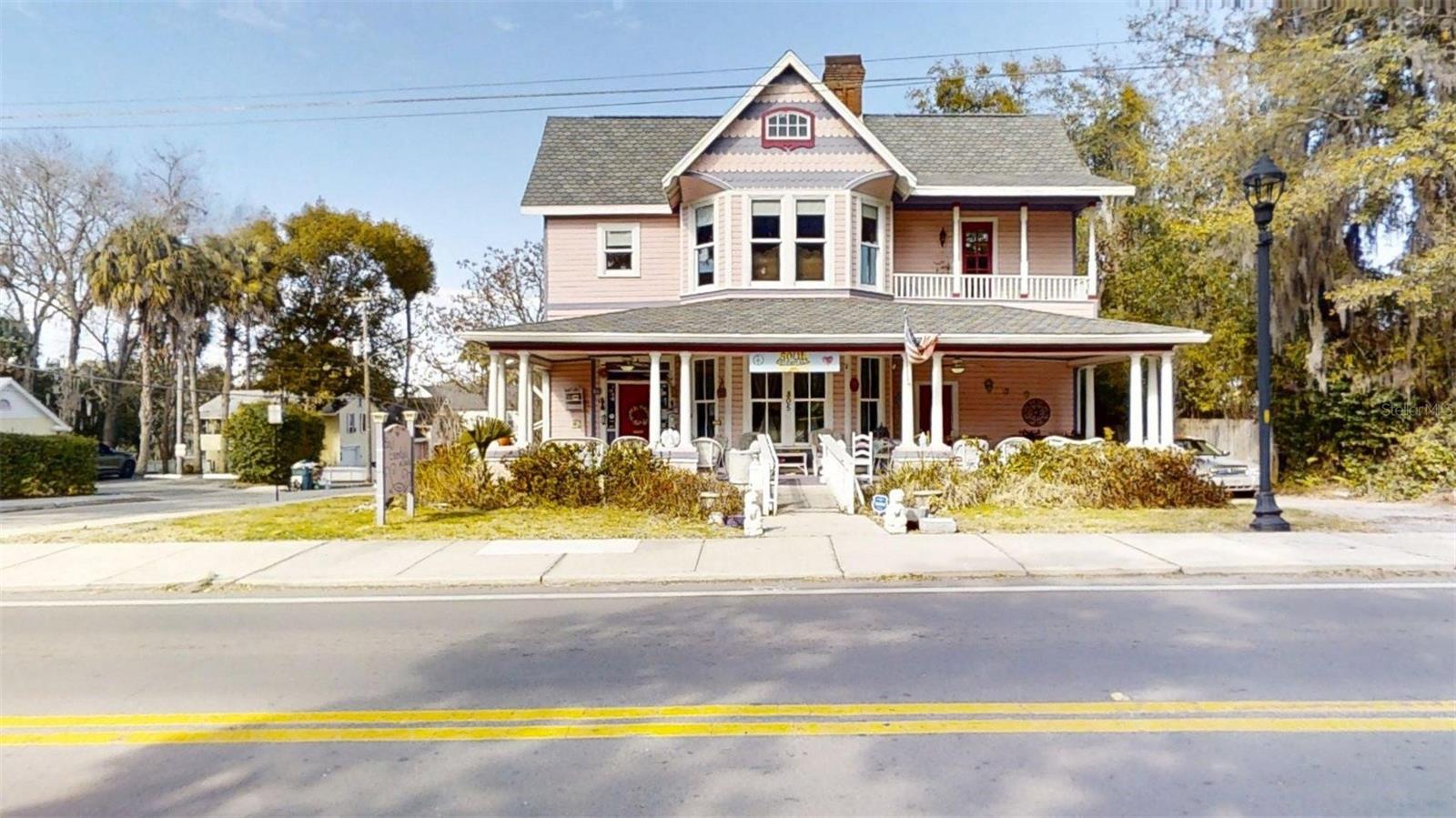 805 E Fort King St Property Photo 1