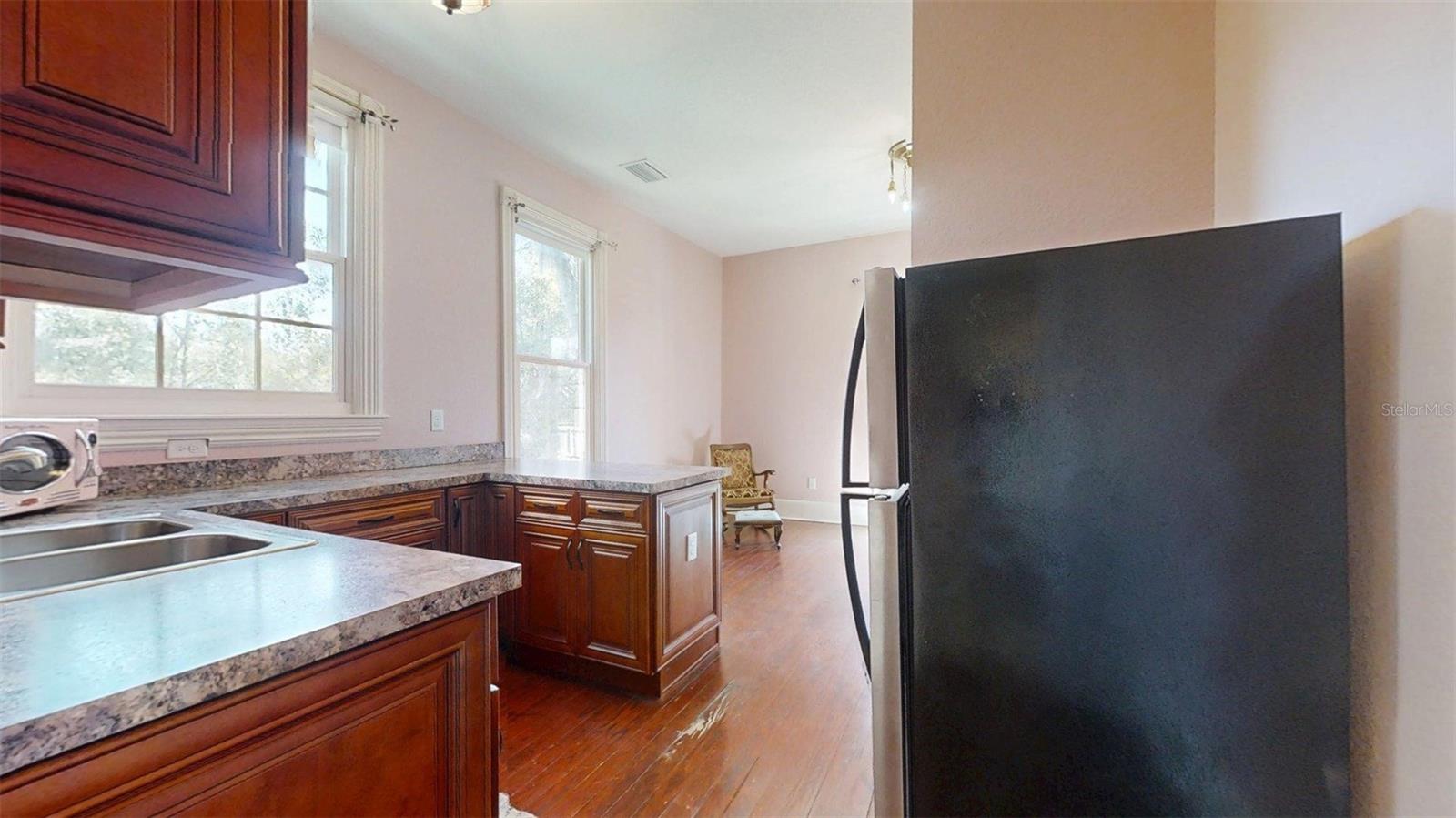 805 E Fort King St Property Photo 18