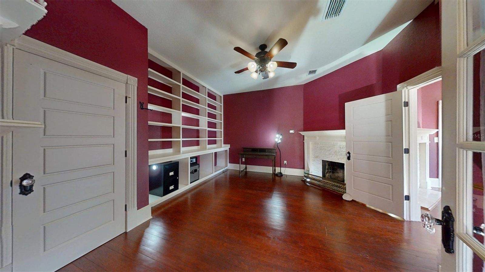 805 E Fort King St Property Photo 30