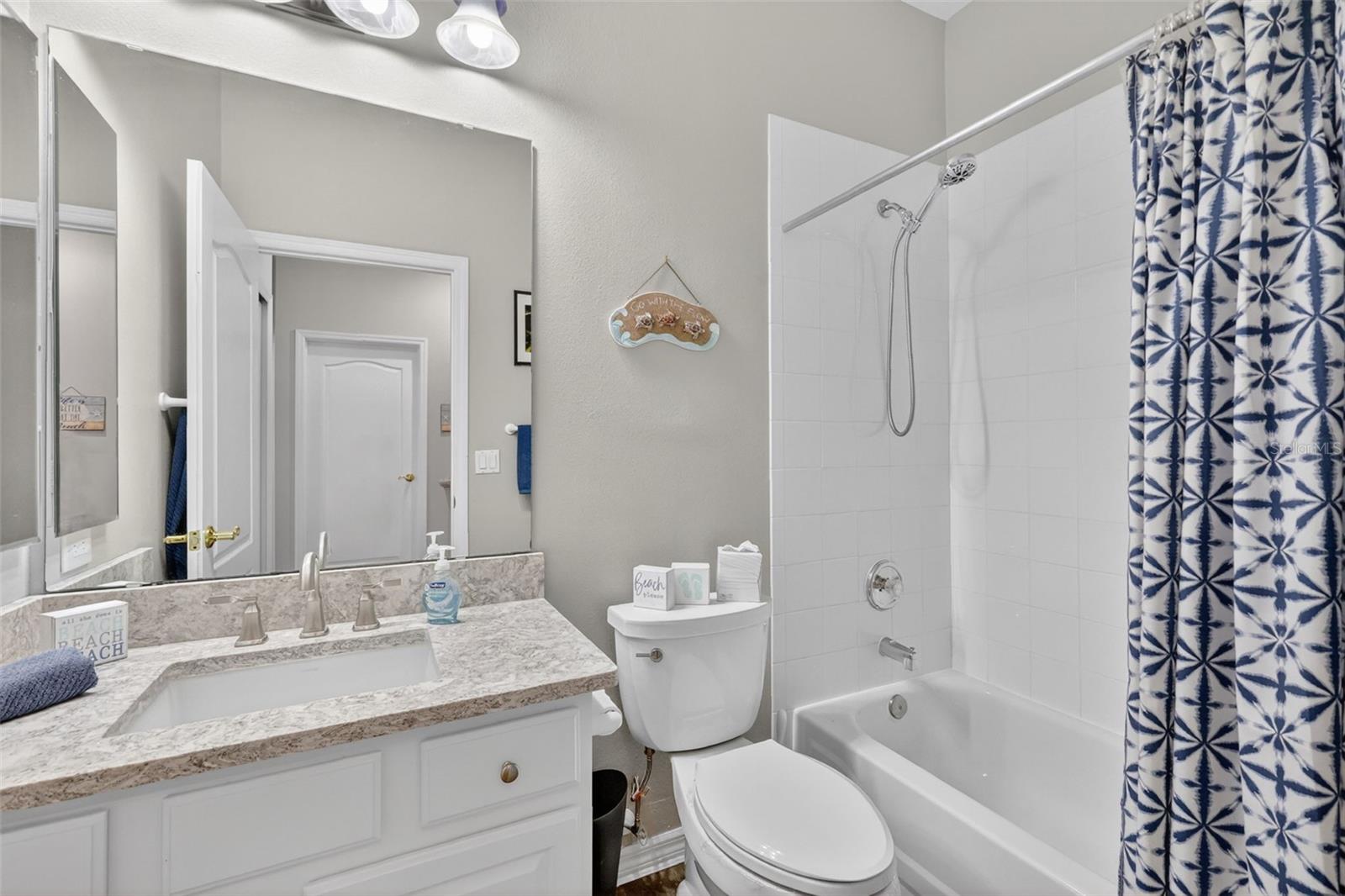 8011 Pine Hollow Dr Property Photo 32