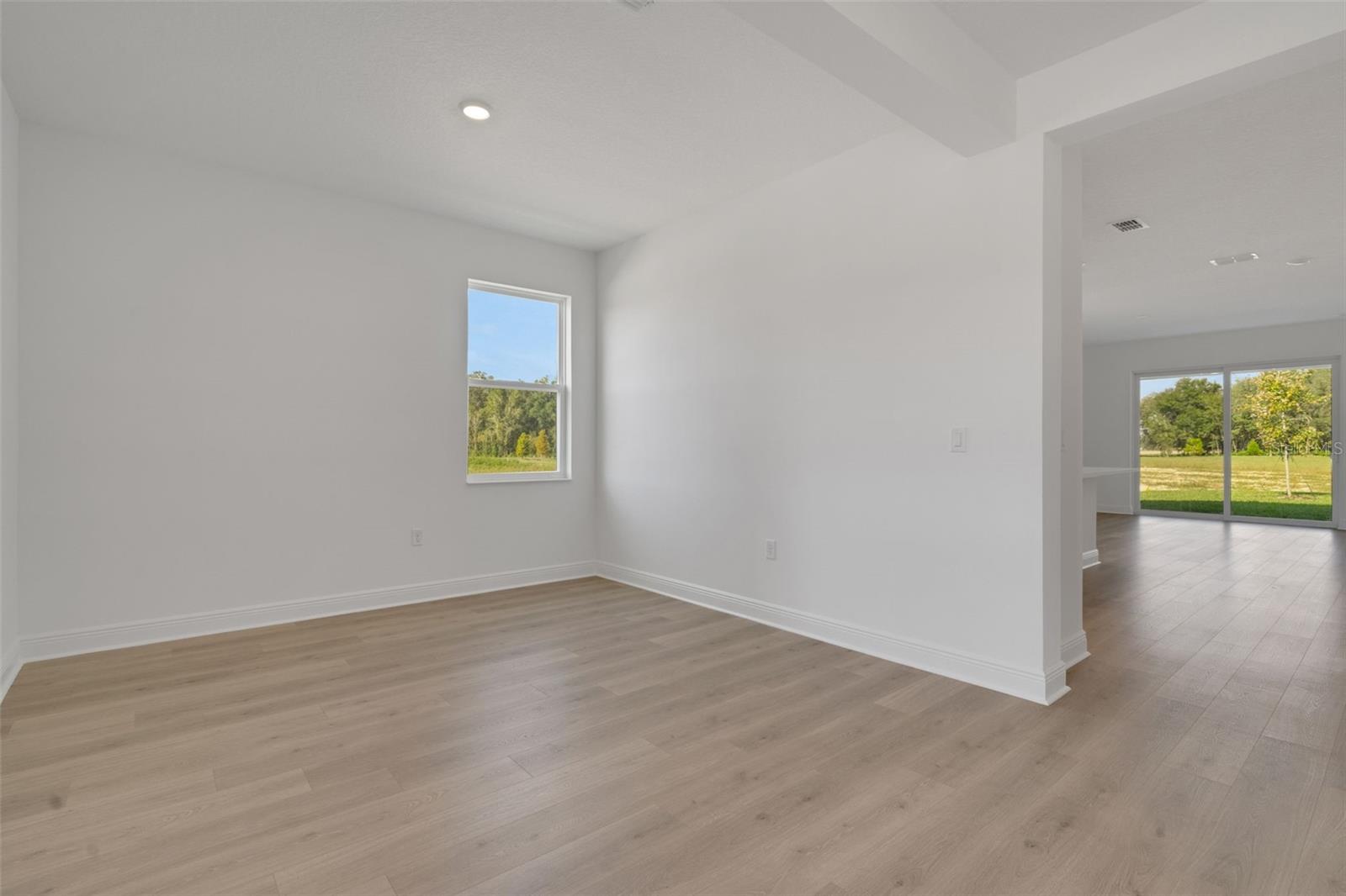 934 Sunshower Dr Property Photo 13