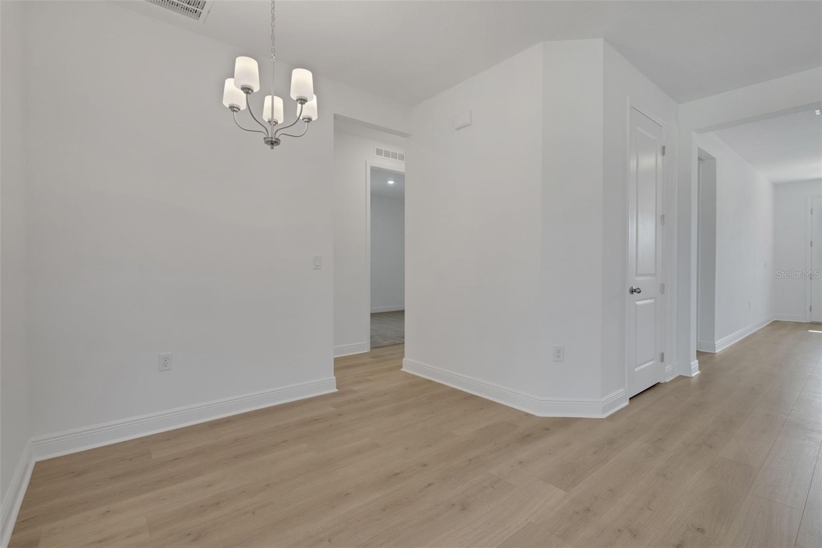 934 Sunshower Dr Property Photo 14