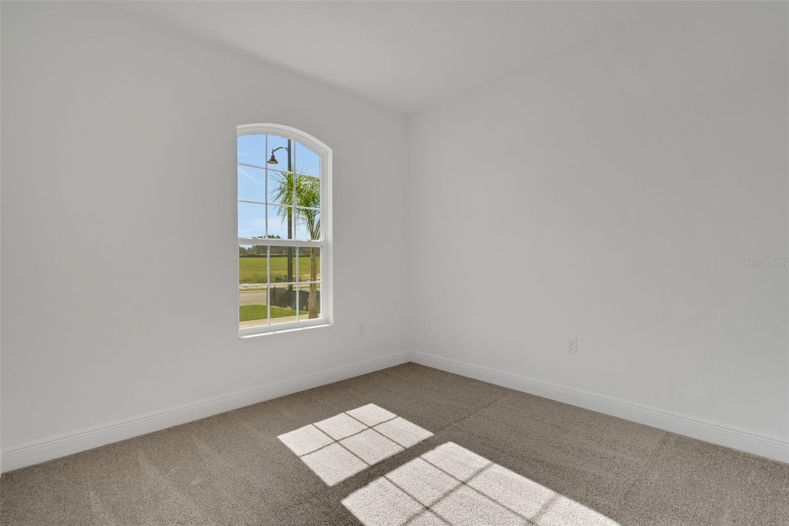 934 Sunshower Dr Property Photo 22