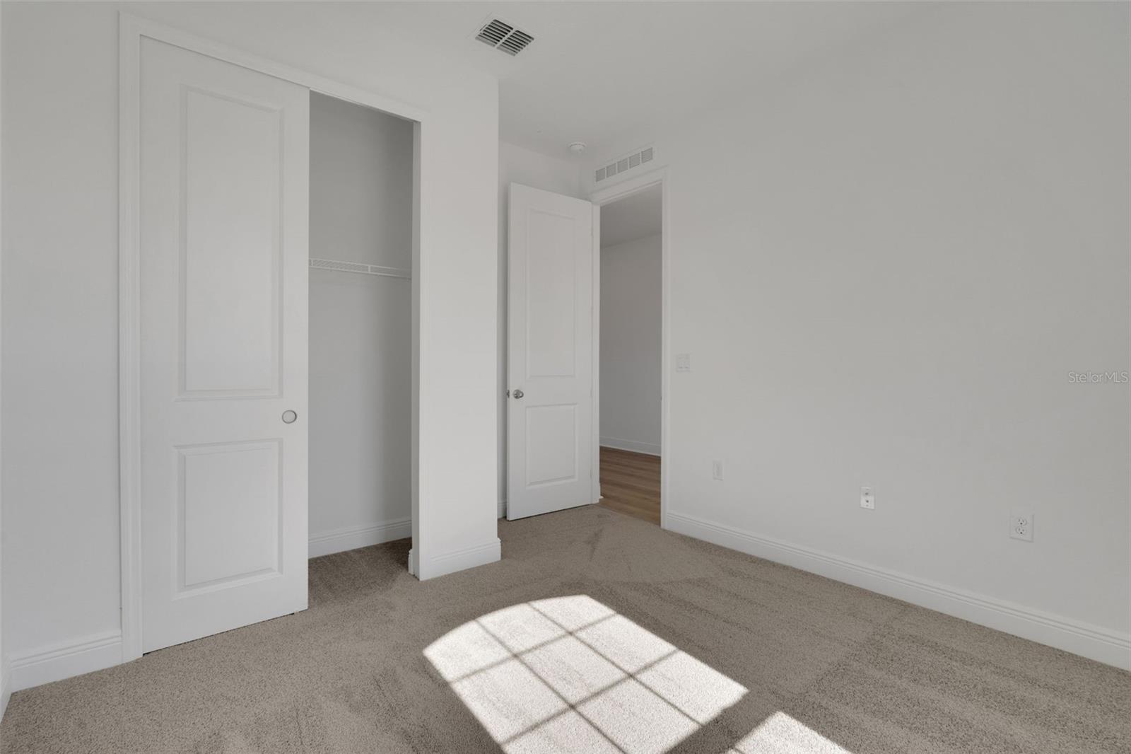 934 Sunshower Dr Property Photo 23