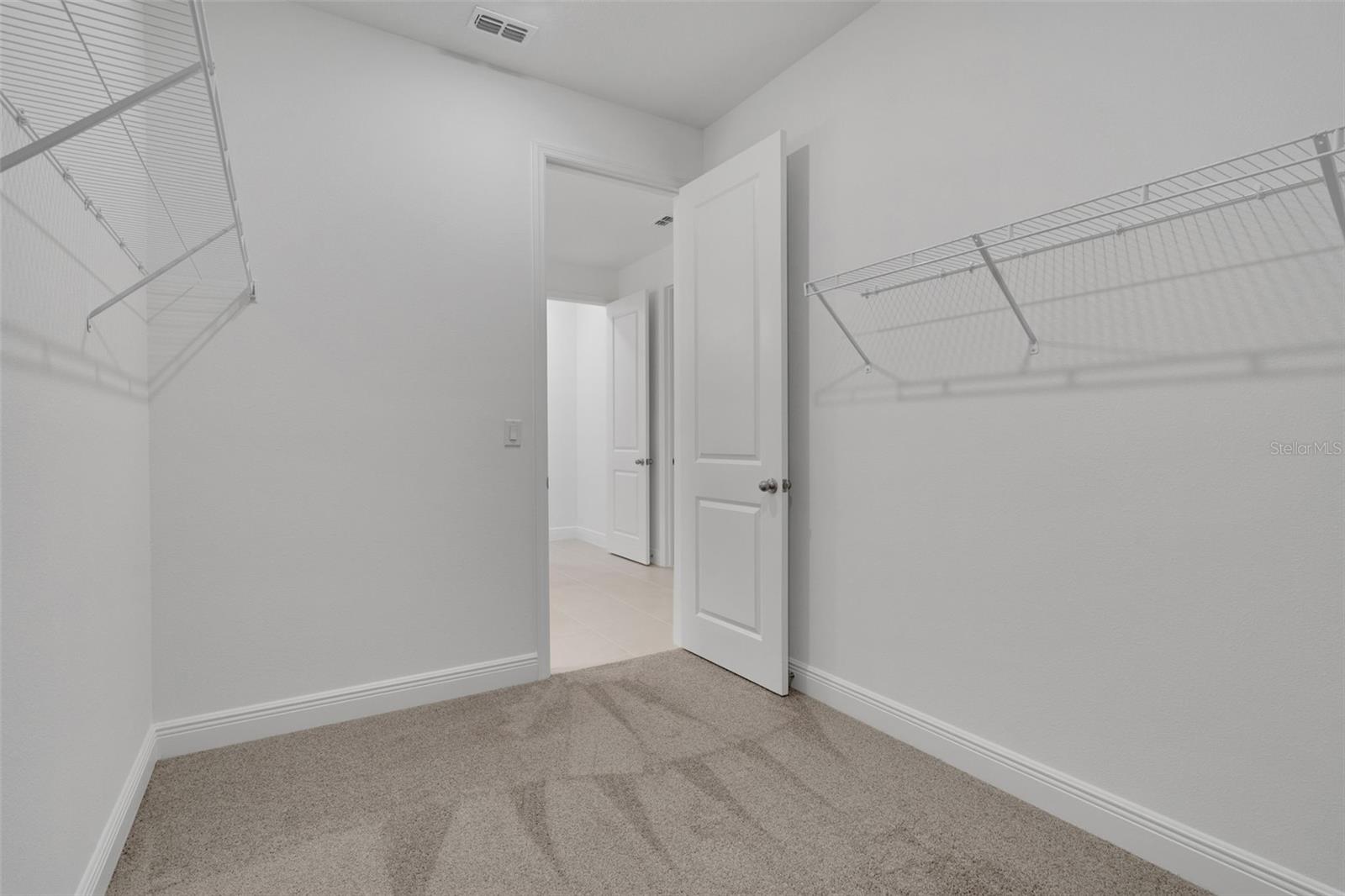934 Sunshower Dr Property Photo 24