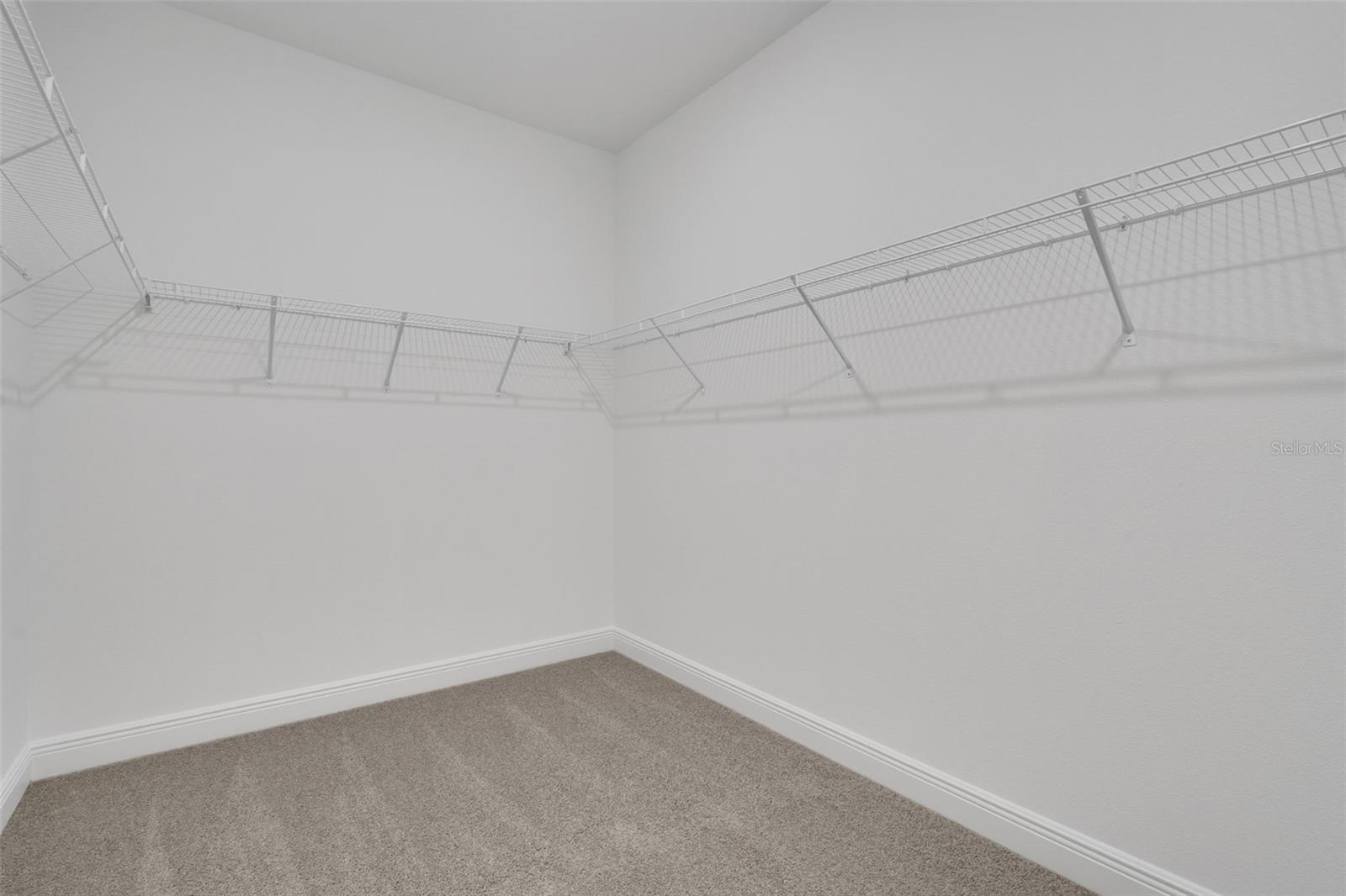934 Sunshower Dr Property Photo 25