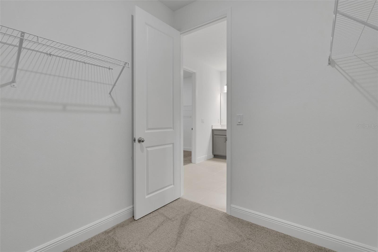 934 Sunshower Dr Property Photo 26