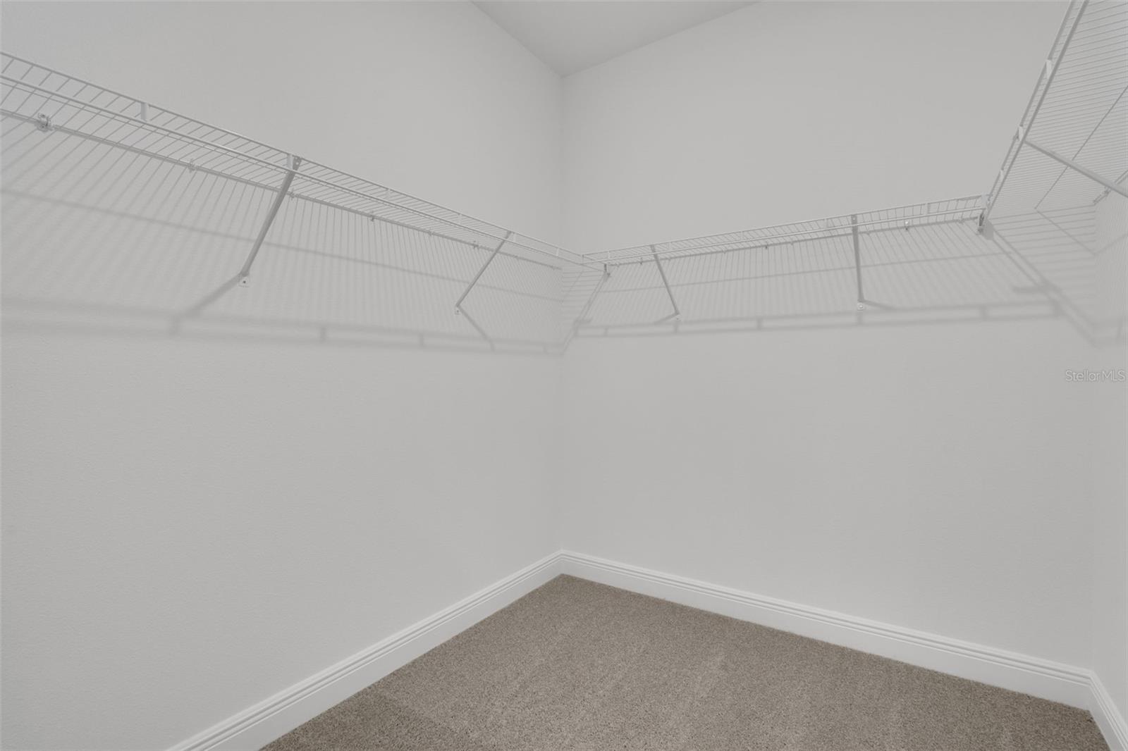 934 Sunshower Dr Property Photo 27
