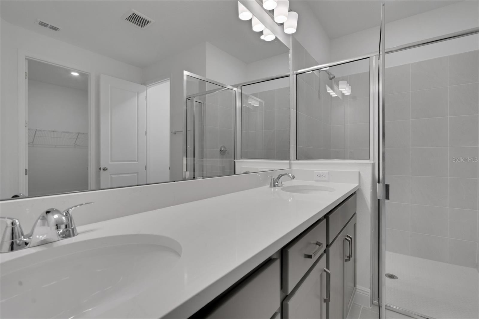 934 Sunshower Dr Property Photo 29