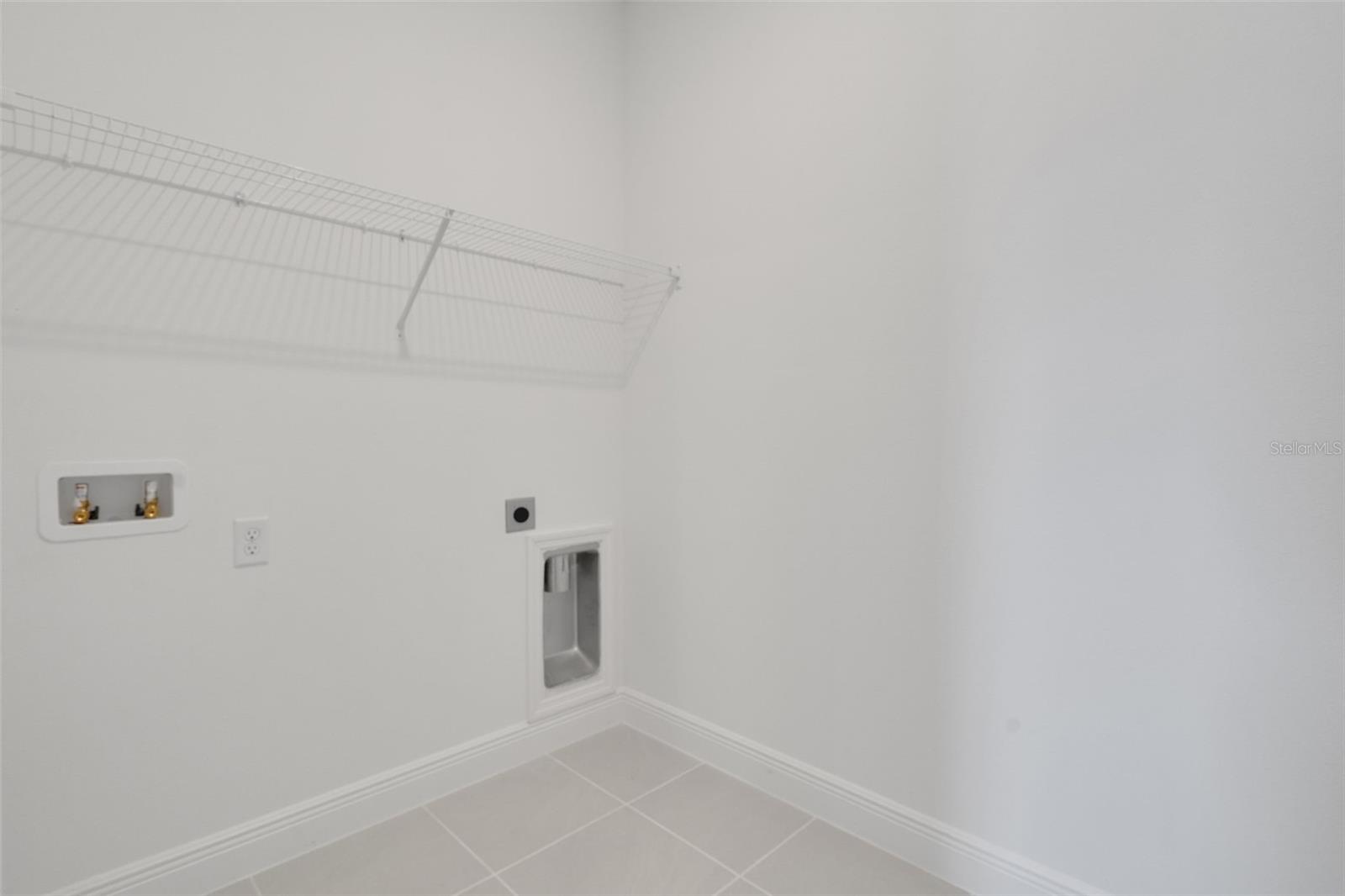 934 Sunshower Dr Property Photo 35