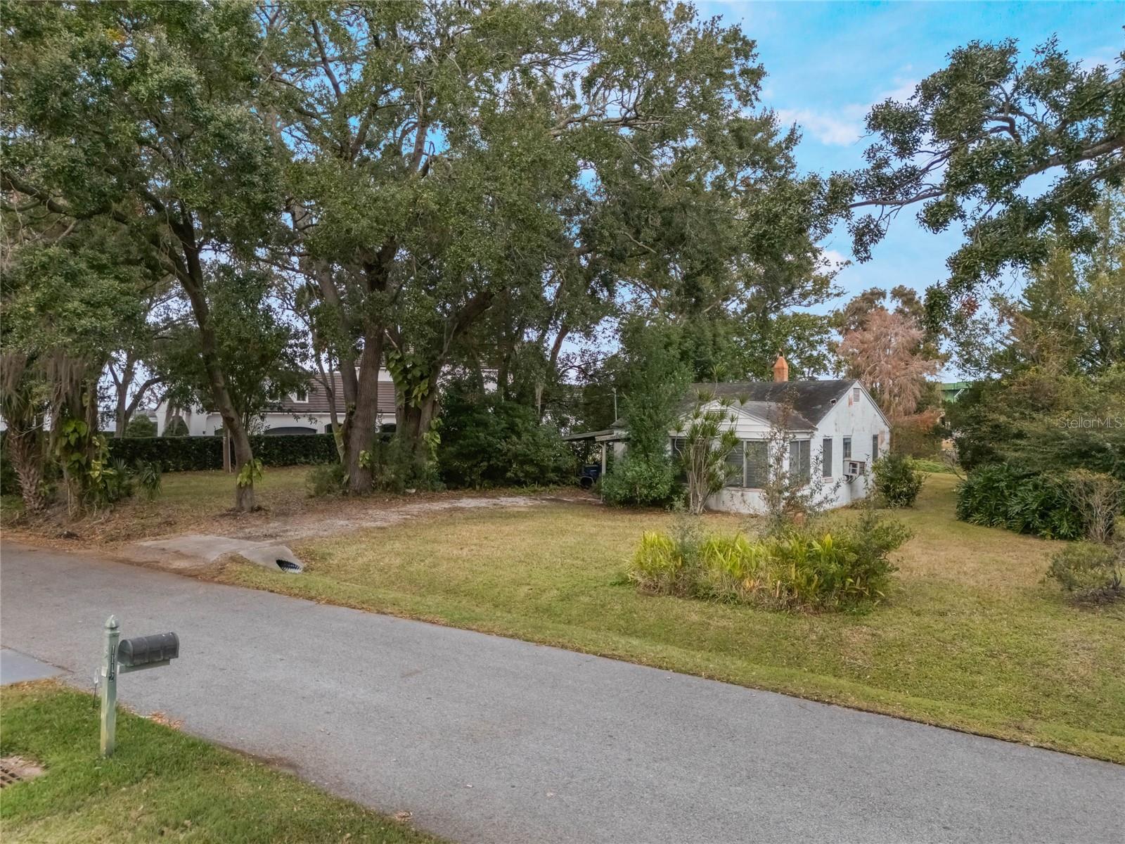1113 Venetian Ave Property Photo 1