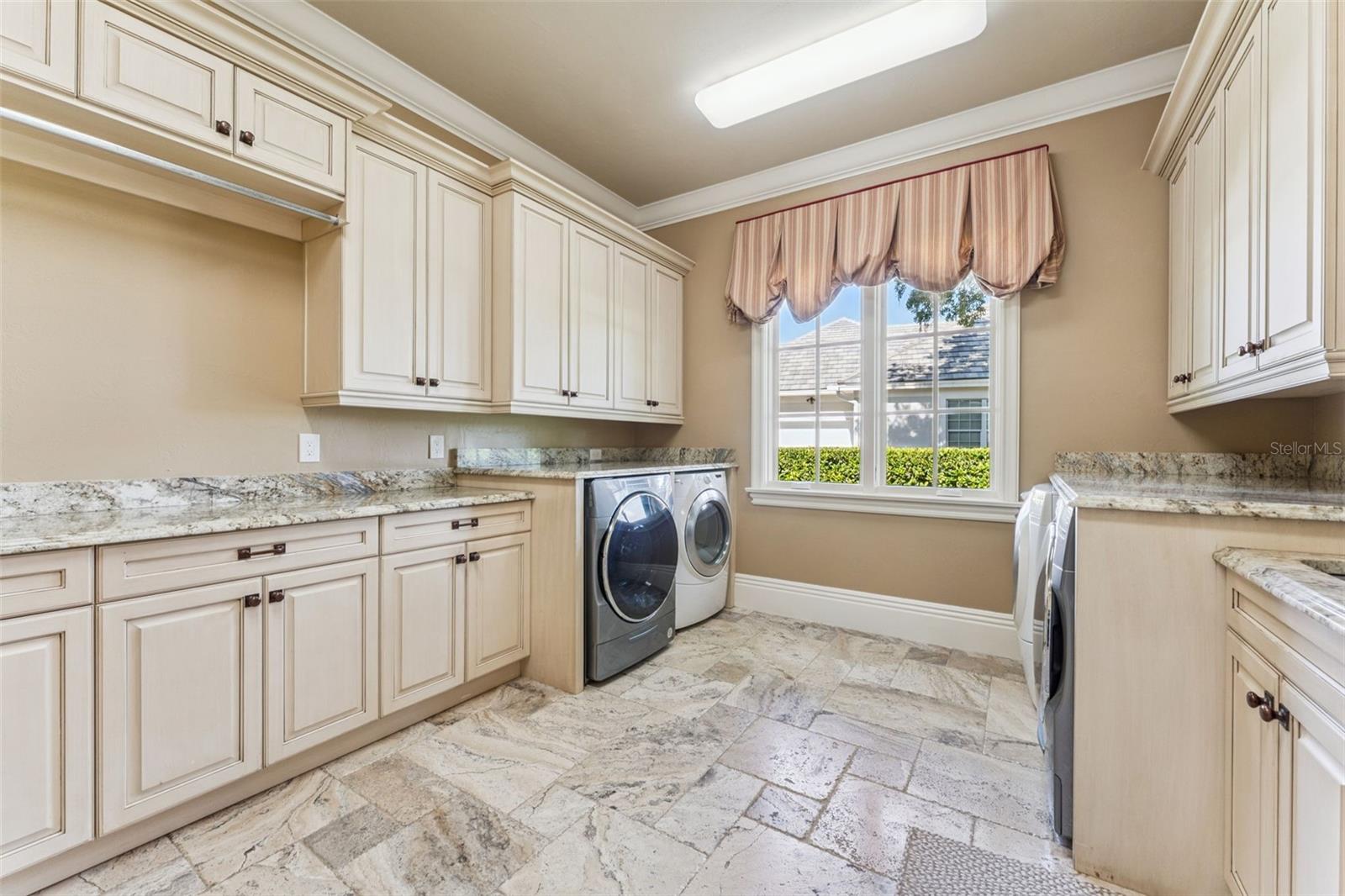 9225 Bevington Ln Property Photo 28