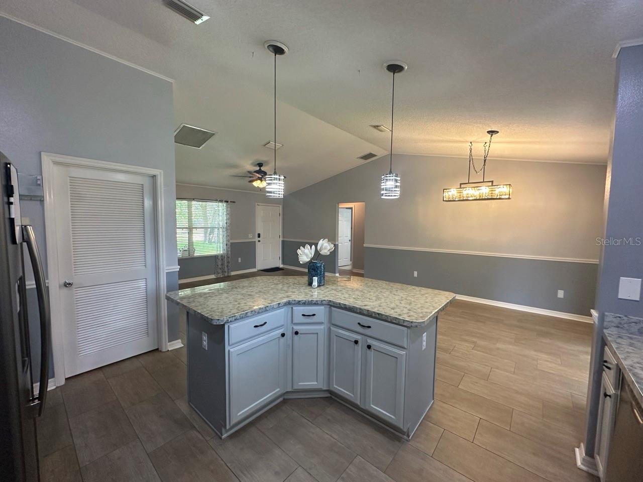 104 Cherry Blossom Ln Property Photo 4