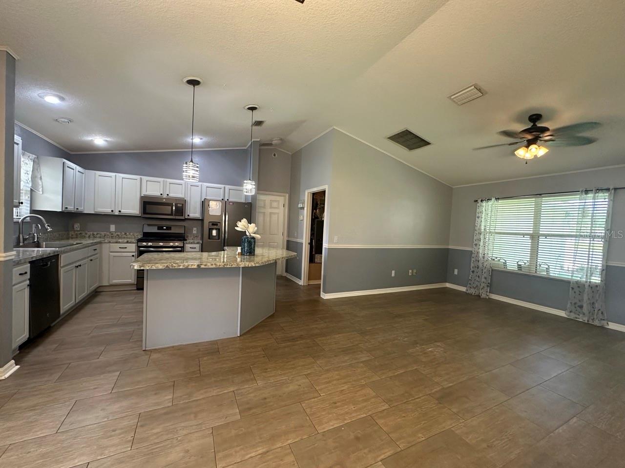 104 Cherry Blossom Ln Property Photo 5