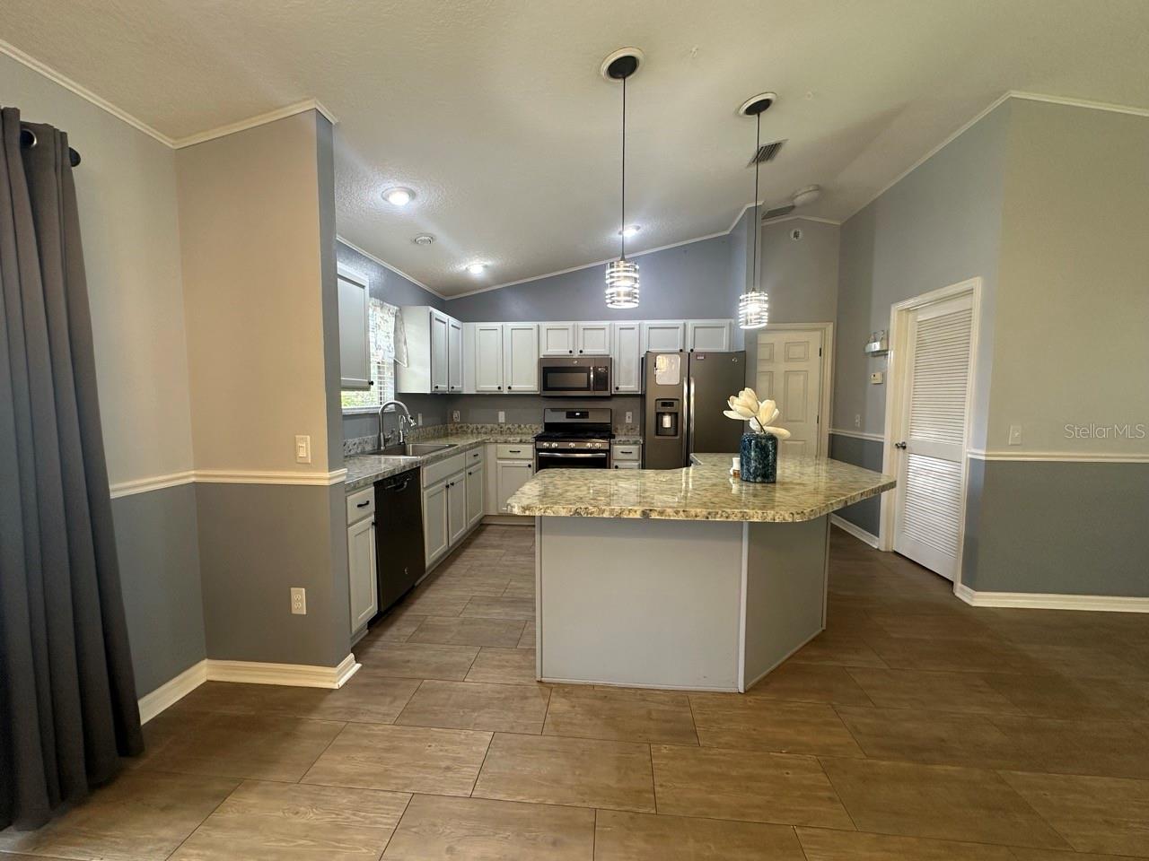 104 Cherry Blossom Ln Property Photo 6
