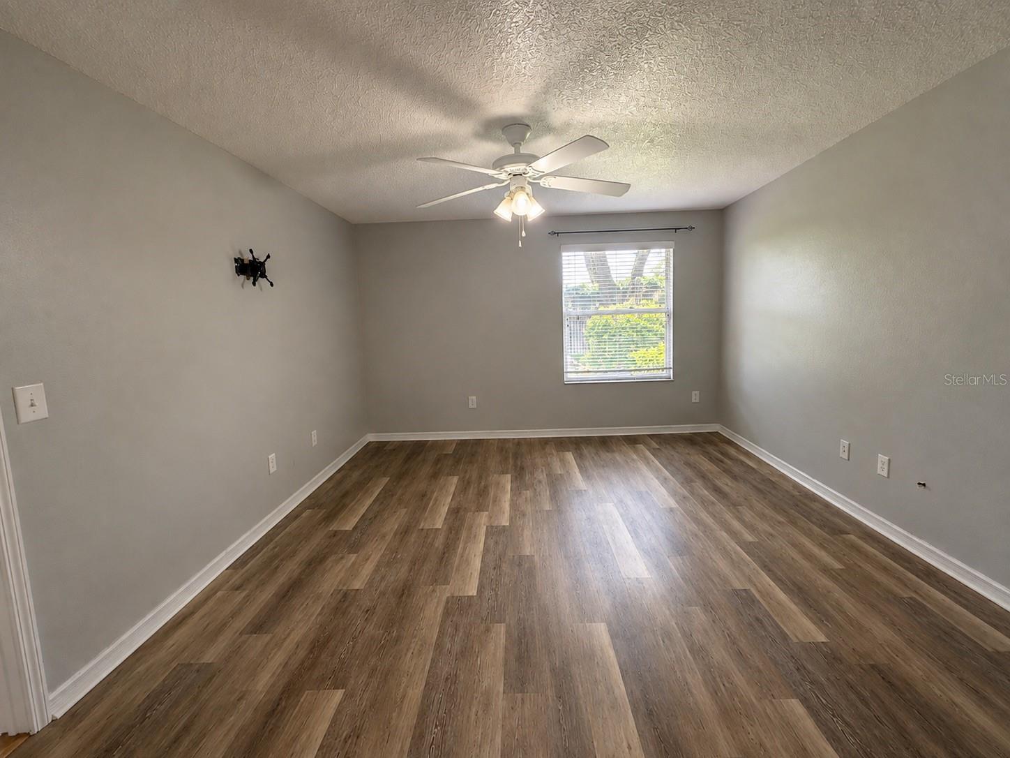 104 Cherry Blossom Ln Property Photo 8
