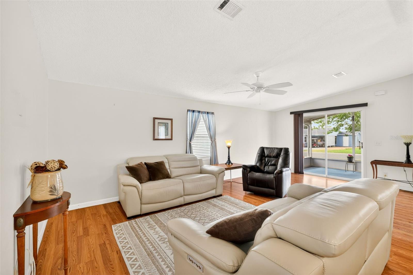 728 Prado Dr Property Photo 10