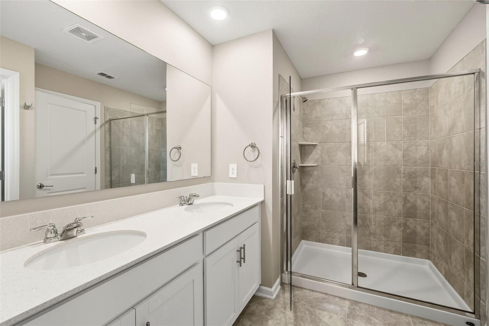 724 Daring Dr Property Photo 7