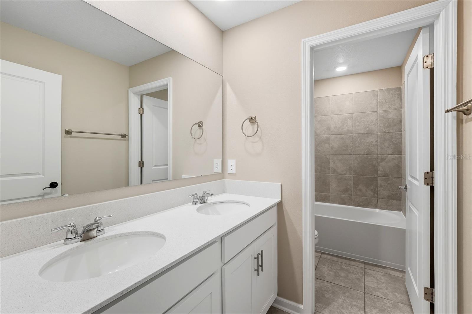 724 Daring Dr Property Photo 10