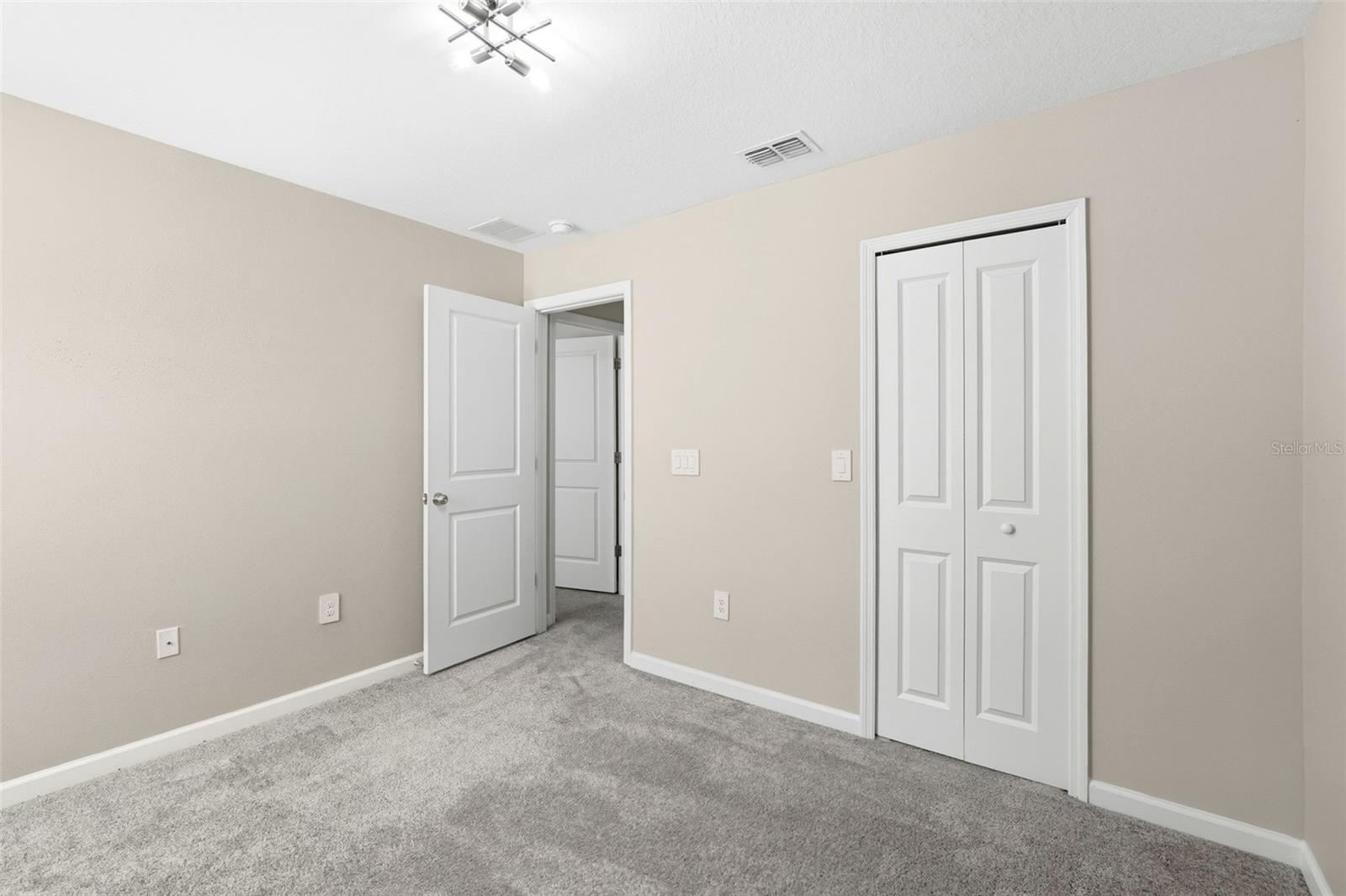 724 Daring Dr Property Photo 11