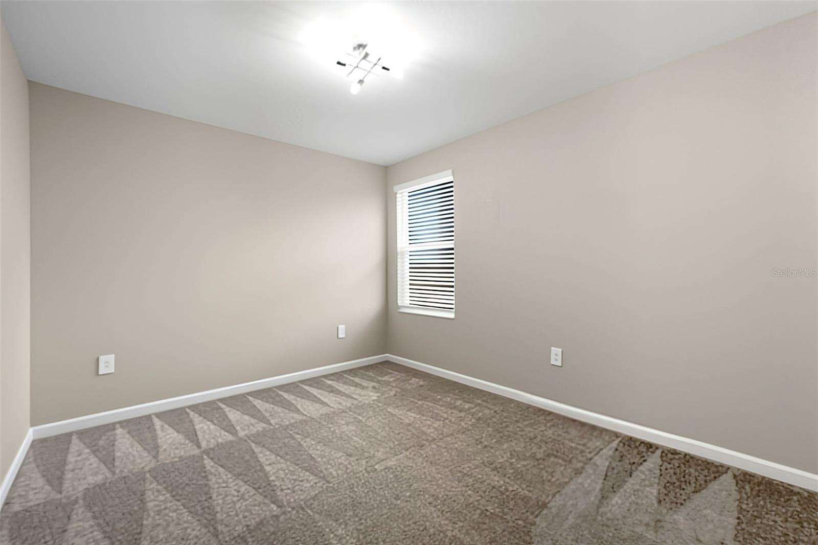 724 Daring Dr Property Photo 12