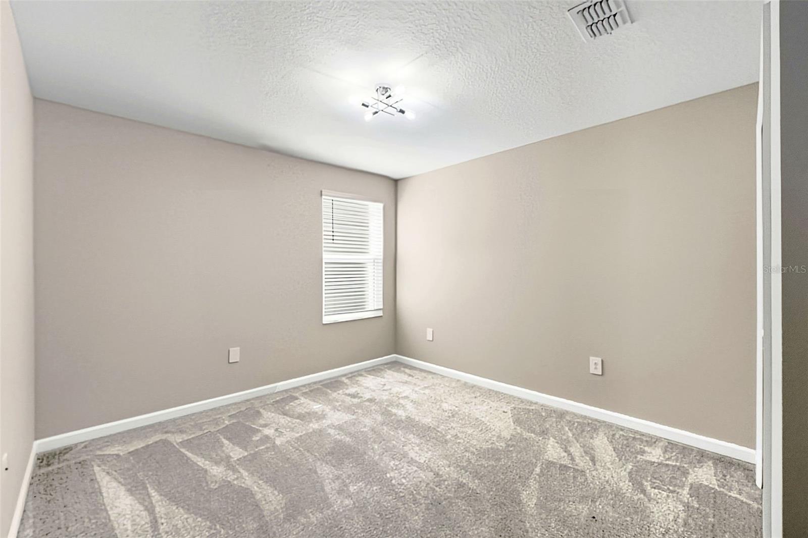 724 Daring Dr Property Photo 13