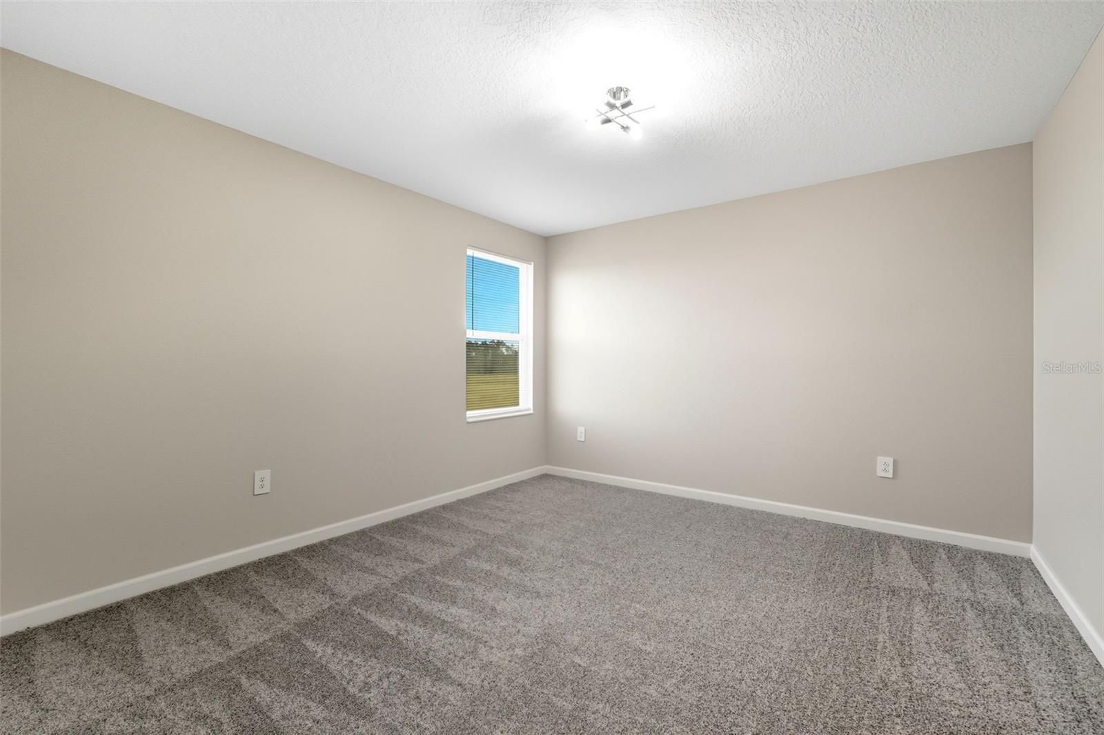 724 Daring Dr Property Photo 15