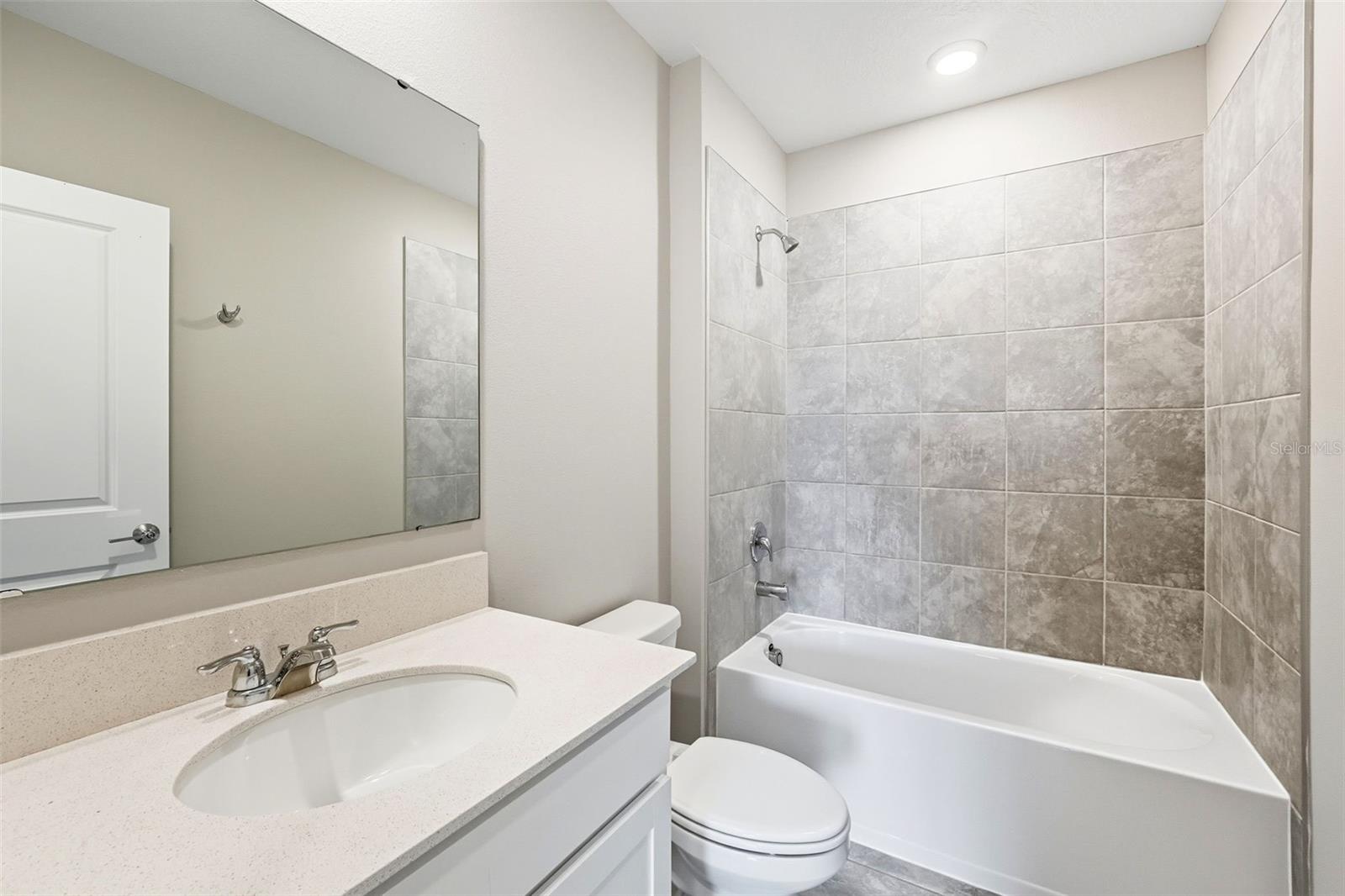 724 Daring Dr Property Photo 39