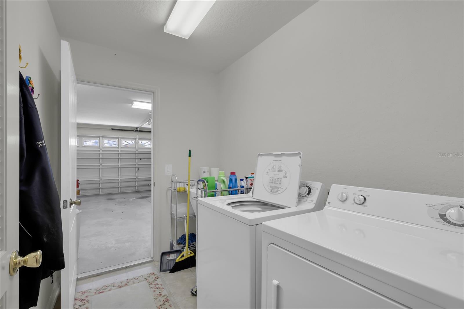 934 Moses Loop Property Photo 18