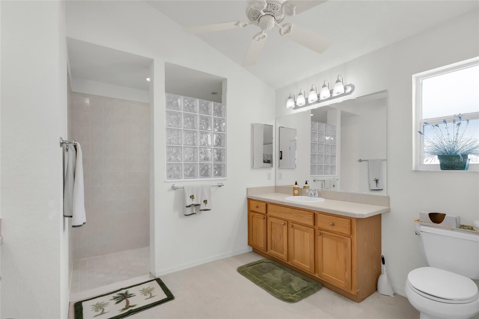 934 Moses Loop Property Photo 33