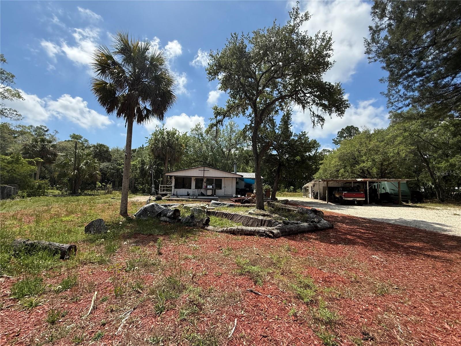 186 Gladys Ave Property Photo 1