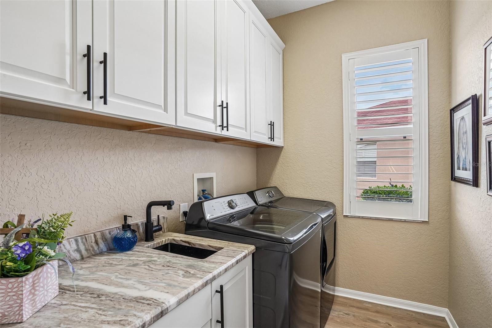 10199 Mainsail Dr Property Photo 34