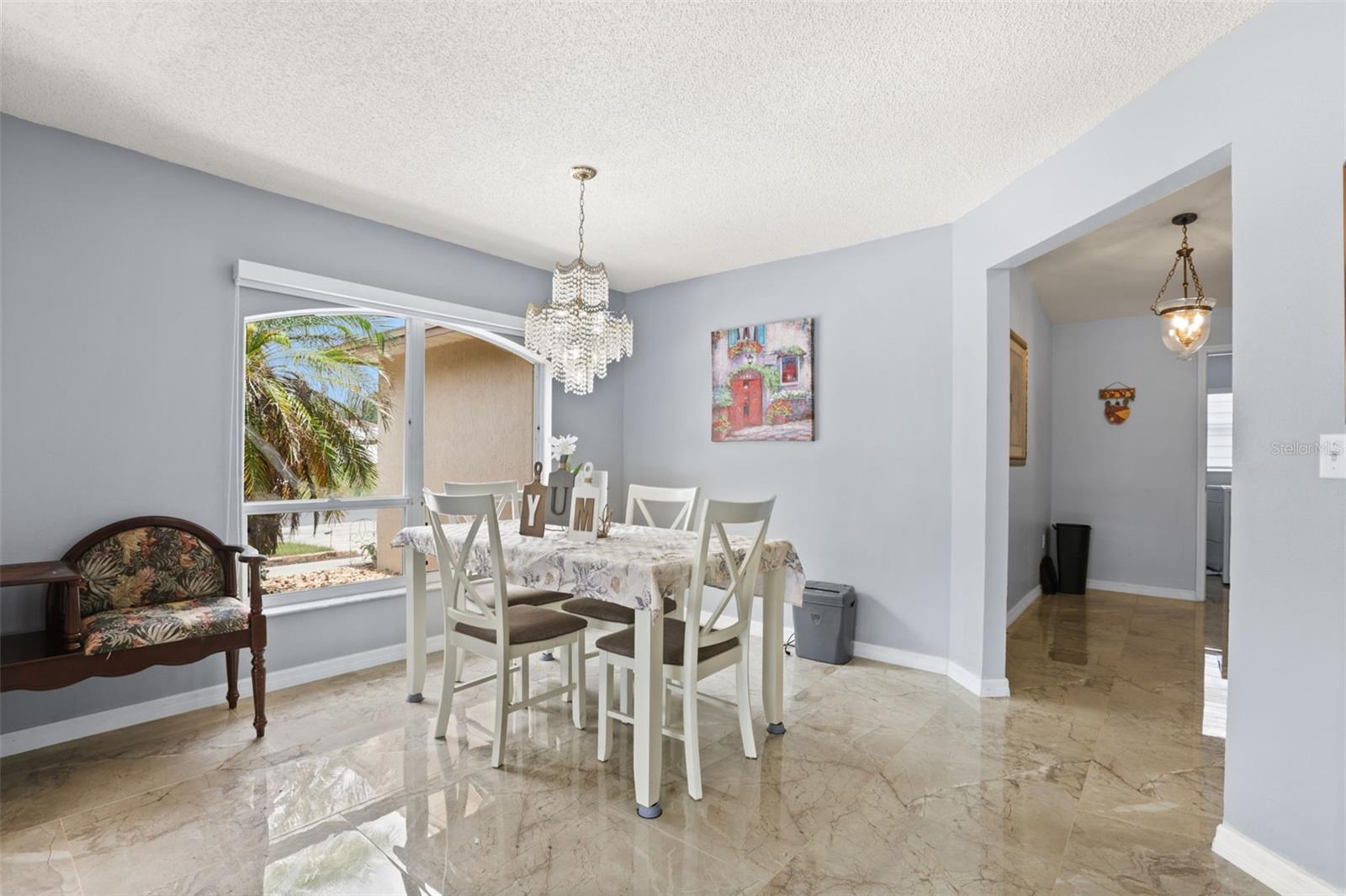 329 Lake Daisy Loop Property Photo 5