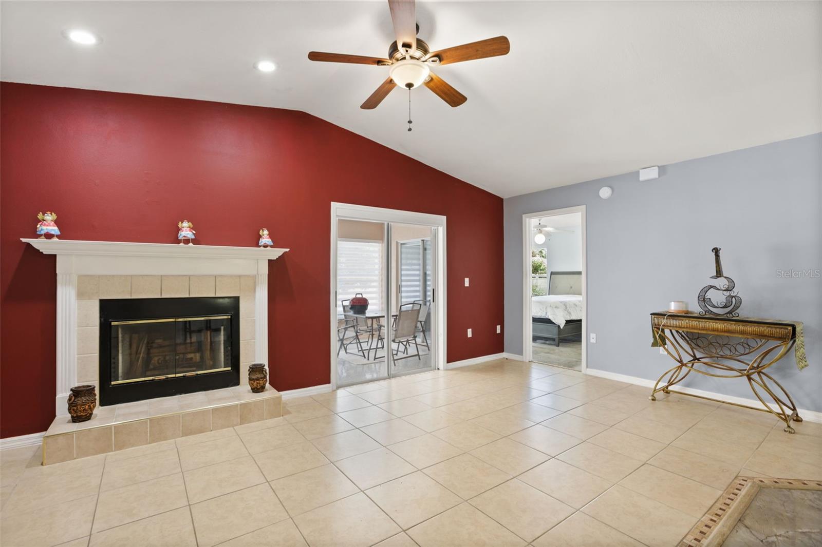 329 Lake Daisy Loop Property Photo 7
