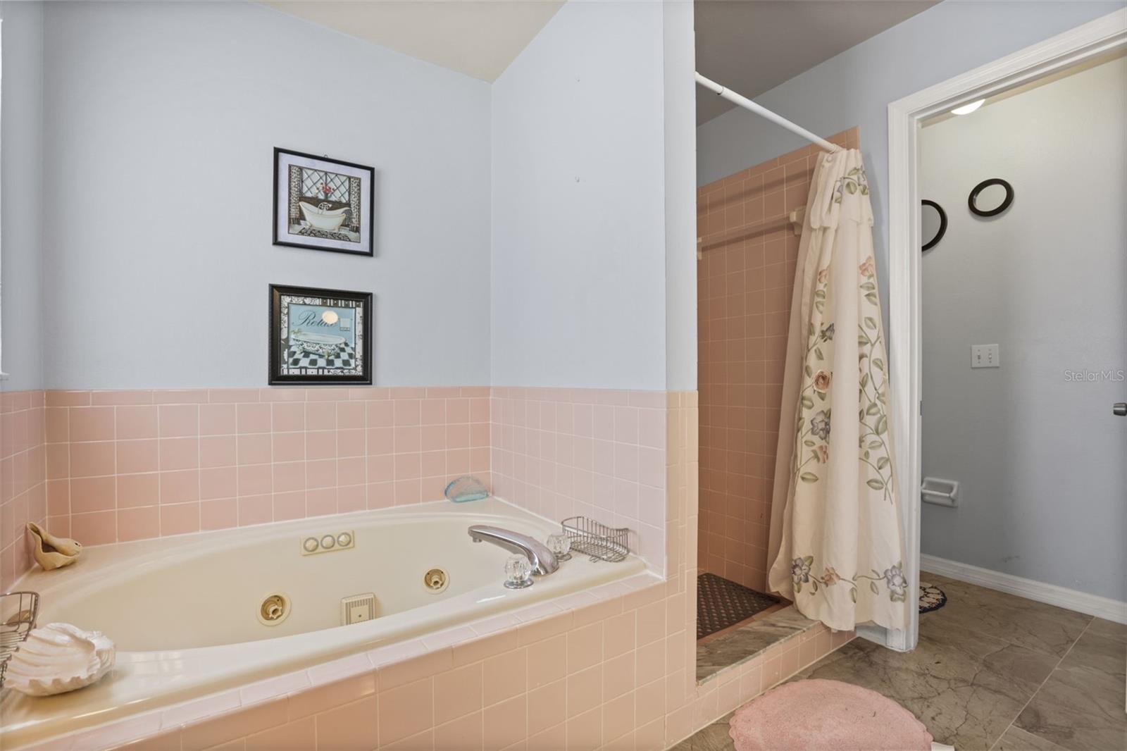 329 Lake Daisy Loop Property Photo 18