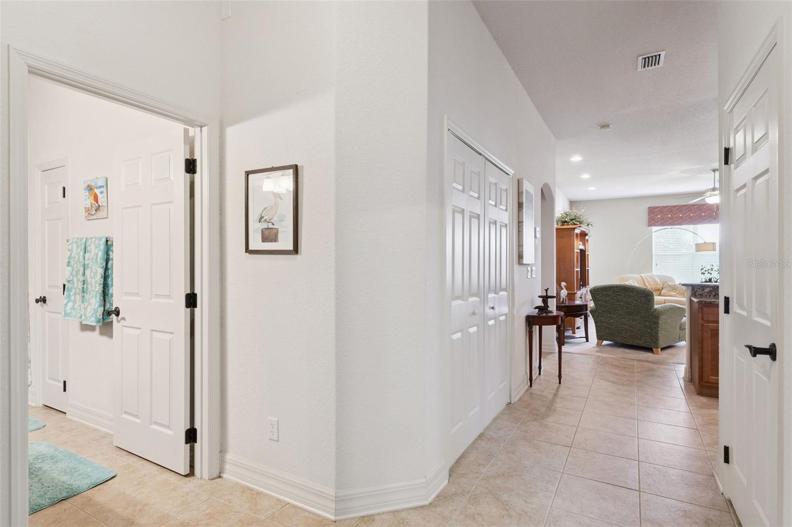 1005 Green Gate Blvd Property Photo 6