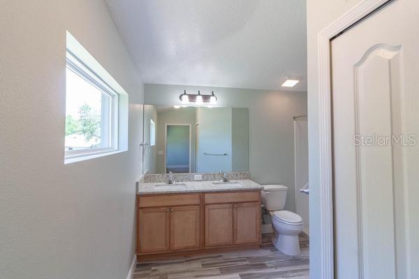 16200 Lenord St Property Photo 10